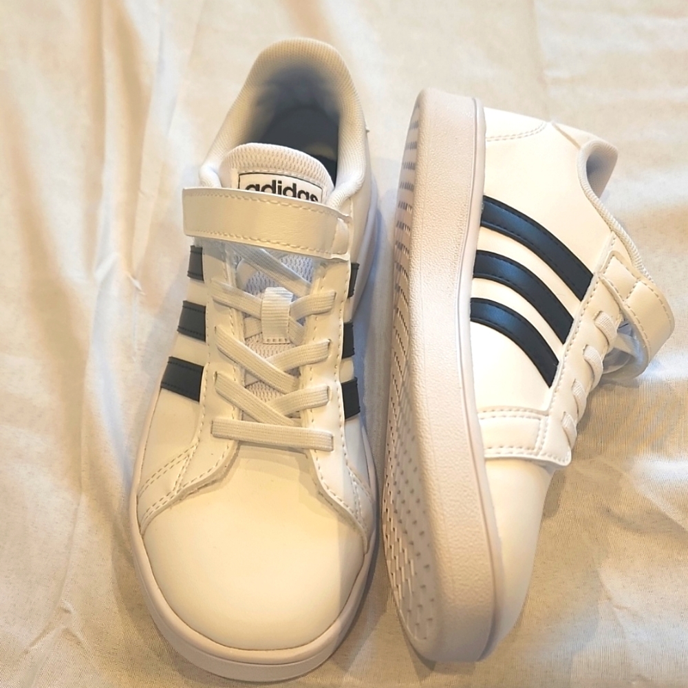Little kid Addidas brand new